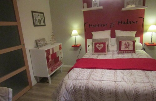 Murat-le-Quaire Apartamento | Apartment 'Rez Jardin - Terrasse Privée' with Mountain View, Shared Terrace and Wi-Fi