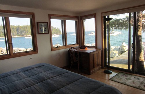 Spruce Head Cabaña | Cozy cottage right on the water