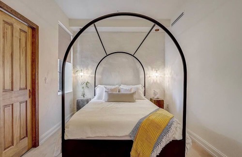 Society Hill Apartamento | 313 South St Luxury Apts Unit 201, near Center CIty, Old CIty & Rittenhouse