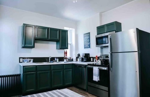 CUF Casa | New to VRBO, NOT new to Hosting! 5 Star Rated! Historic Central Home w/ a View