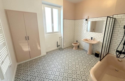 Saint-Florentin Casa | Homerez - Big house for 11 ppl. with garden and terrace at Saint-Florentin