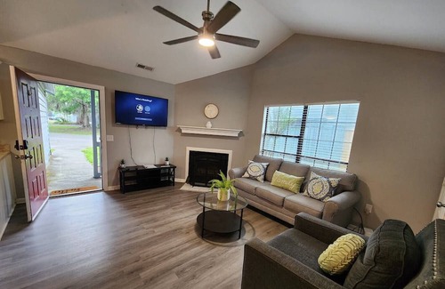 North Charleston Casa | 3 Beds, In the Heart of Everything!