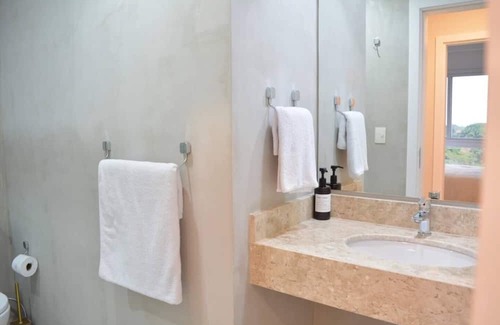 Asuncion Apartamento | Chic 1BDR: Prime Location in Brand-New Building I