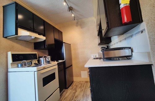 Coal Harbour Apartamento | Divya Sutra Suites - One Bedroom Apartment with Harbour View!