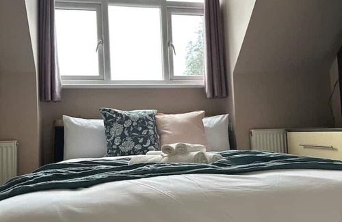 Preston Casa | 5 minutes from Wembley Stadium,Welcome to our spacious & luxurious Himani's Home