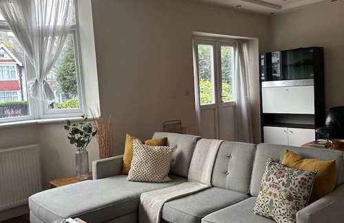 Preston Casa | 5 minutes from Wembley Stadium,Welcome to our spacious & luxurious Himani's Home