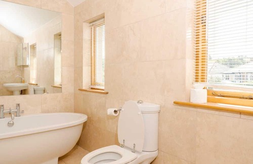 Ashford-in-the-Water Casa | Contemporary 5 bedroom holiday home in Bakewell, sleeps 10.