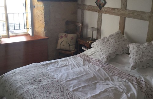 Pays-de-Belves Casa | 2 Bedroom, 2 Bath Village House in Medieval Dordogne Village