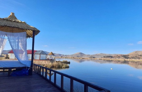 Puno Cabina | Uros Suma Inti Lodge se Encuentra en las Islas de los Uros. Vive un día Magico