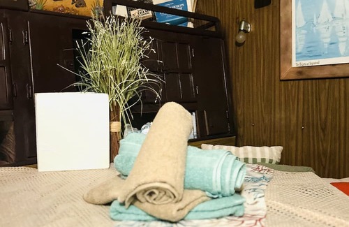 Whitney Beach Alquiler De Eote | The Sailor Park