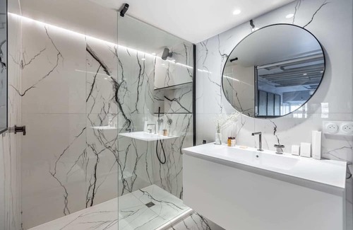 Les Iles Apartamento | Quai Bourbon II - Three Bedroom Apartment, Sleeps 6