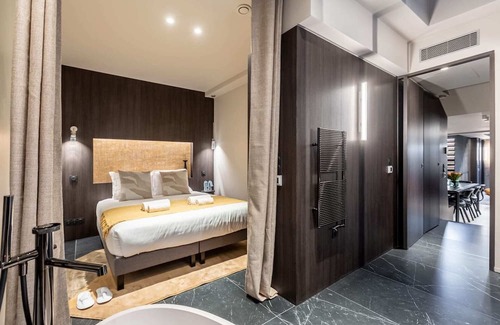 Les Iles Apartamento | Quai Bourbon II - Three Bedroom Apartment, Sleeps 6