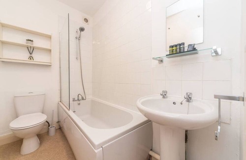 Hampton Wick Apartamento | Pass the Keys | Bright spacious flat with free parking