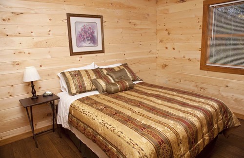Equality Cabina | 2 BR Hot Tub Cabin- Closest Cabins to Garden of the Gods-Shawnee National Forest