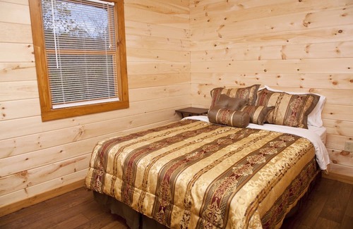 Equality Cabina | 2 BR Hot Tub Cabin- Closest Cabins to Garden of the Gods-Shawnee National Forest