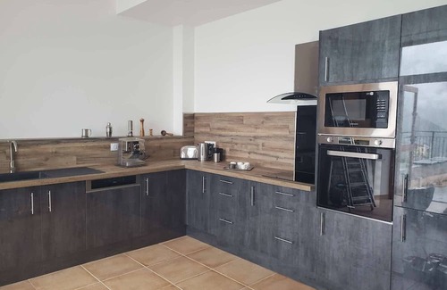Seez Apartamento | Apartment 'Location Paradiski San Bernardo' with Private Terrace and Wi-Fi