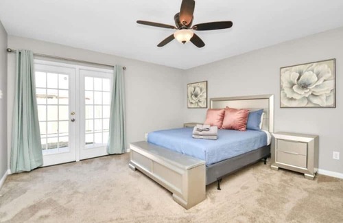Iowa Colony Casa | $3500 Per/Mth, 4BRs, Gated Community