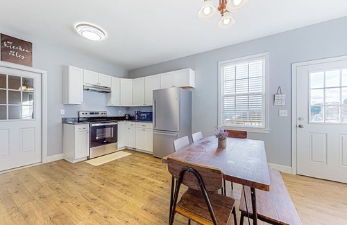 Jefferson City Casa | Modern dog-friendly home with enclosed yard, pool, grill, mtn views, W/D, & AC