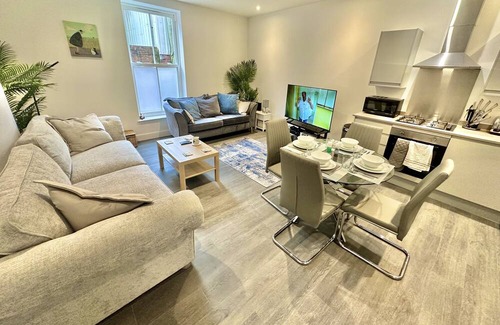 Poole Apartamento | Contemporary Charm by the Quay with Garden