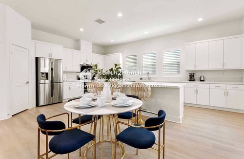Platinum Triangle Casa | Glorious Garden on E Mason Ln #41595