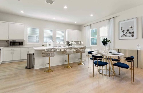 Platinum Triangle Casa | Glorious Garden on E Mason Ln #41595