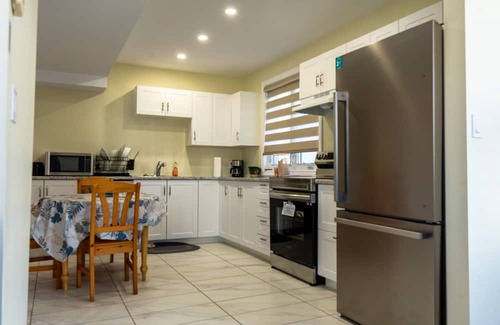Watertown Casa | Entire 2 Bedroom Home - Hamilton/Waterdown