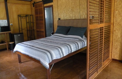 Traveston Cabina | Noosa Hinterland Holiday Retreat. De-stress in an Eco-cabin surrounded by nature