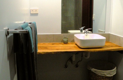 Traveston Cabina | Noosa Hinterland Holiday Retreat. De-stress in an Eco-cabin surrounded by nature