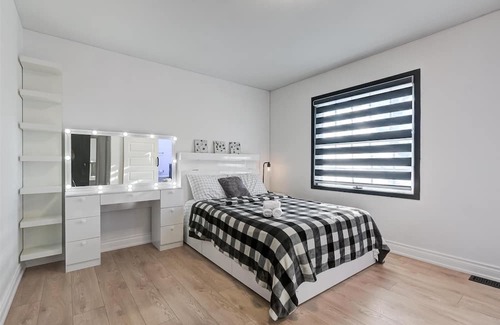 Markham Casa | Cozy home in Markham city where you can gather with family and friends.