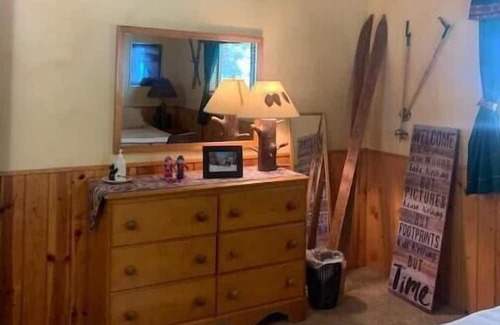 Tahoe City Complejo | Panoramic Views, Pier, Bouy and Wonderful Location on the Westshore!