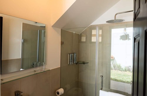 Santa Lucia Milpas Altas Casa | "Cozy house nestled between valleys and volcanoes."