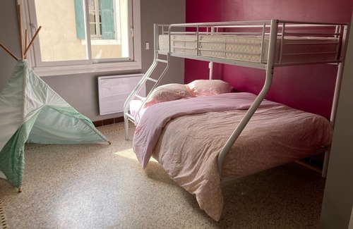 Bernis Casa | Village house with courtyard near Nimes Montpellier