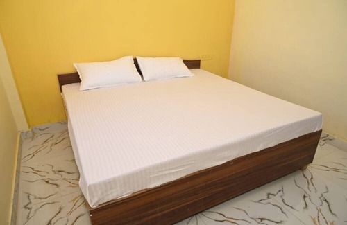 Sarnath Hotel | Goroomgo Mahamaya Guest House Varanasi