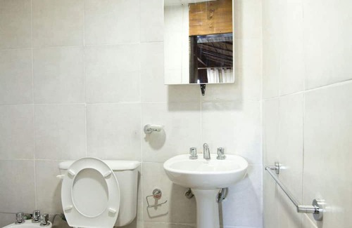 Río Ceballos Cabina | Hidden cabin in Unquillo, small pool, and garden…