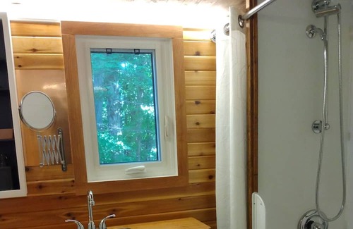 Tay Valley Cabaña | WaTERFRoNT TiNY HoUSe NeAR PeRth & an HouR to OttAwA - A Perfect Getaway for Two