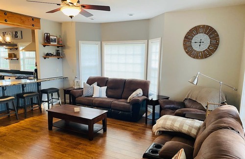 Amador County Otro | Tranquil Farmhouse nestled in the hills minutes to beautiful wine country.
