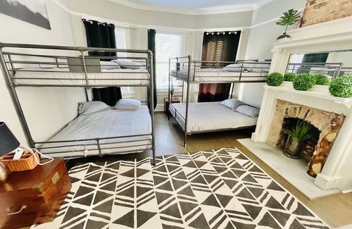 Chosewood Park Casa | Historic Modern Victorian HOT TUB 5 bed 4 bath