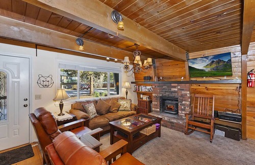 Big Bear City Casa | Gambrel Style, pet friendly, enclosed yard, streaming, fireplace, and more.