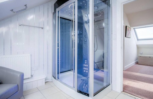 Milford Haven Apartamento | Fulke Street - 2 Bedroom Apartment - Milford Haven