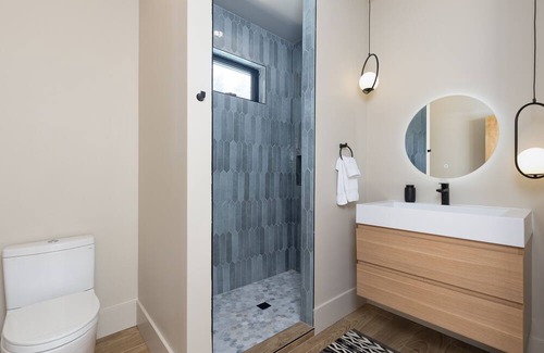 Riverview Ranch Casa | Big sky luxury cabin w/ private hot tub & views