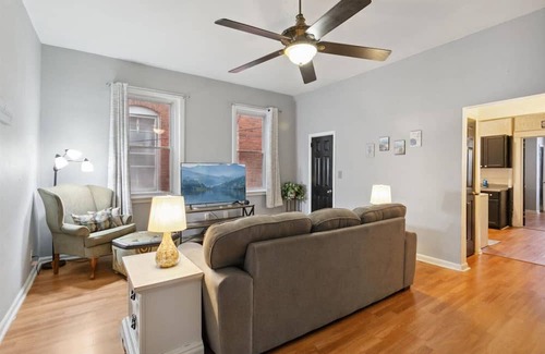 Central Newport News Apartamento | This duplex is a 1 bedroom(s), 1 bathrooms, located in Newport News, VA.