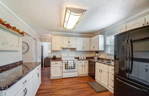 Dublin Casa | Family & Friends, 5BR 3BA Home Near Zoo , 10 min to OSU Downtown