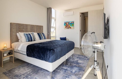 Colon Apartamento | Grand View Residences Luxury Appartement, Pool & Gym. 5 minutes from Willemstad.