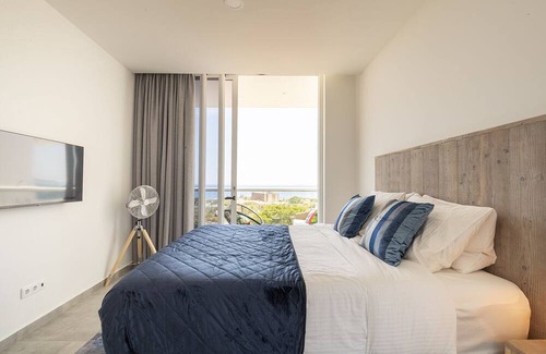 Colon Apartamento | Grand View Residences Luxury Appartement, Pool & Gym. 5 minutes from Willemstad.