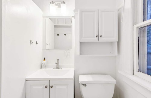 Historic Uptown Apartamento | Round Lake Retreat