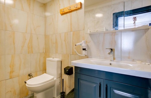 Tosya Casa | Idyllic Retreat in Lakeside Complex in Dipsiz Lake