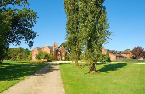 Marshwood Cabaña | This property is great for those looking for a quiet holiday home in the countryside.