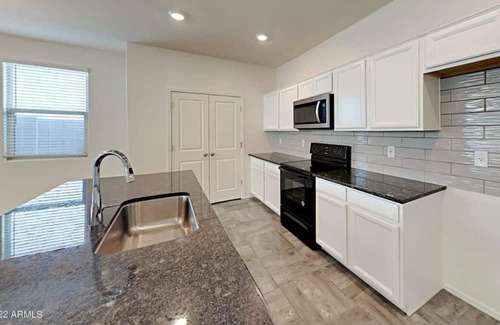 Surprise Casa | CLEAN, COZY Home Away From Home