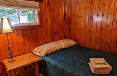 Rockwood Cabina | Cozy cabin is just 10 minutes from slopes and state parks!