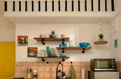 Barceloneta Casa | Cozy Tiburon: Private Apartment with Working Space in Barceloneta